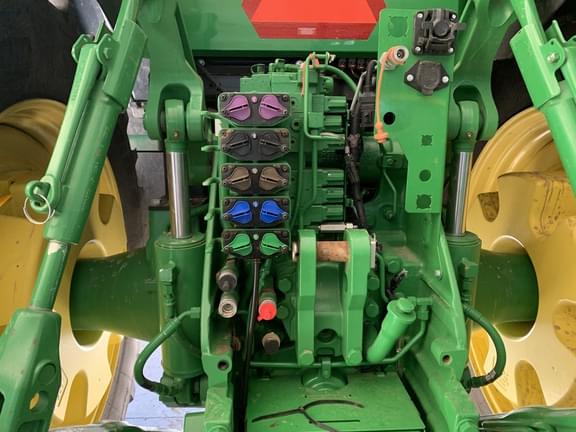 Image of John Deere 8R 370 equipment image 3