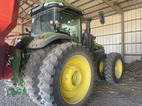 Image of John Deere 8R 370 equipment image 2