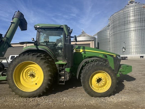 2021 John Deere 8R 370 Equipment Image0