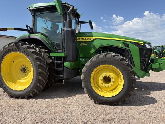 Image of John Deere 8R 370 equipment image 1
