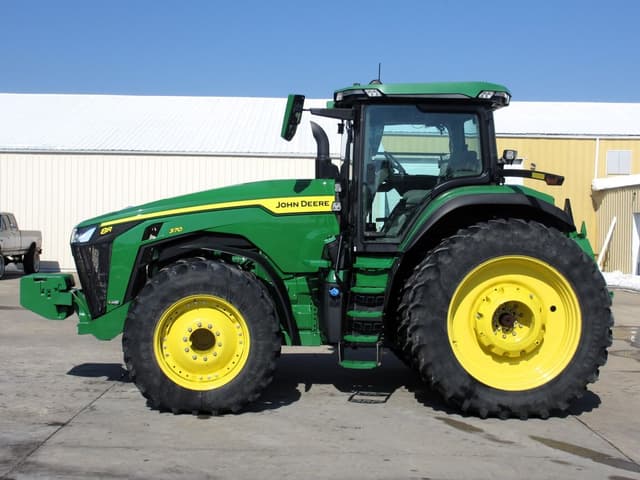Image of John Deere 8R 370 equipment image 2