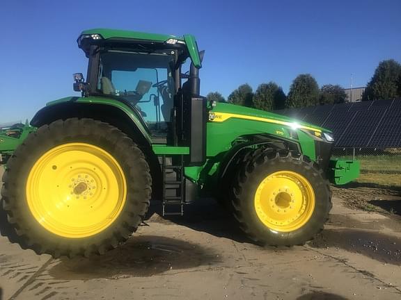 Image of John Deere 8R 370 equipment image 1