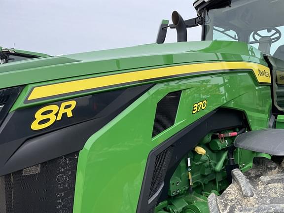 Image of John Deere 8R 370 equipment image 1