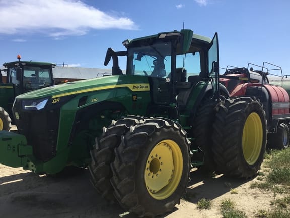 2021 John Deere 8R 370 Equipment Image0