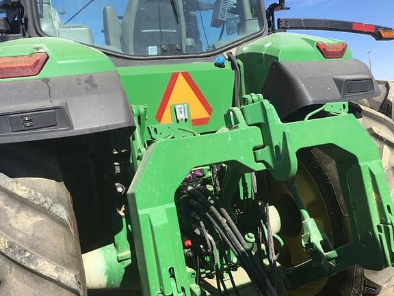 Image of John Deere 8R 370 equipment image 2