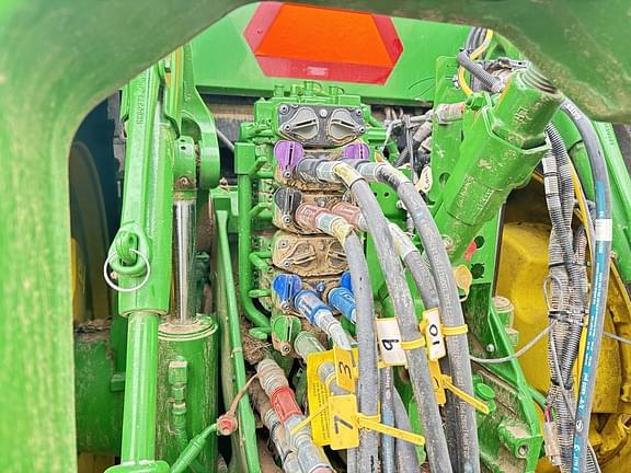 Image of John Deere 8R 370 equipment image 3