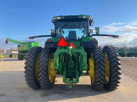 Image of John Deere 8R 370 equipment image 3
