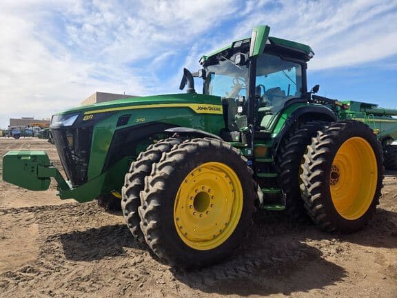 Image of John Deere 8R 370 equipment image 1