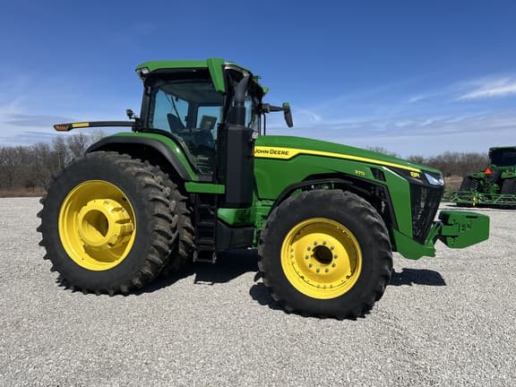 Image of John Deere 8R 370 equipment image 2