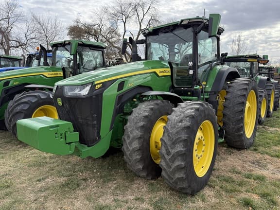 Image of John Deere 8R 370 equipment image 2