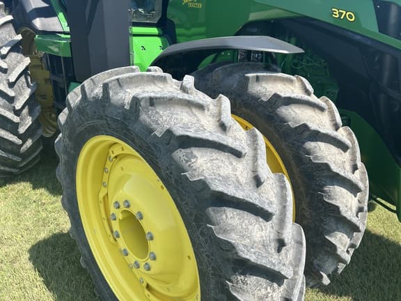 Image of John Deere 8R 370 equipment image 3