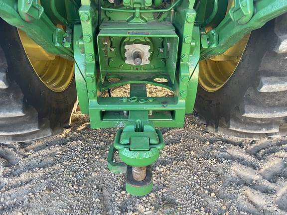 Image of John Deere 8R 370 equipment image 4