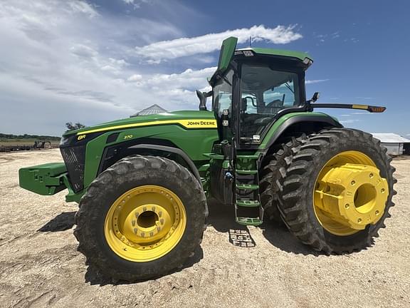 Image of John Deere 8R 370 equipment image 2