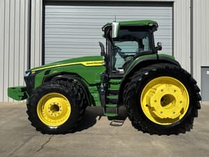 2021 John Deere 8R 370 Image