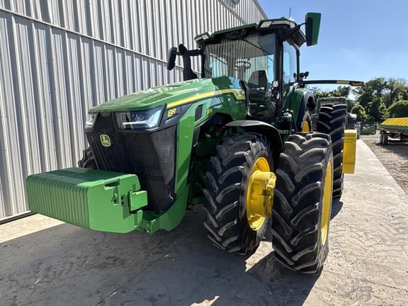 Image of John Deere 8R 370 equipment image 4