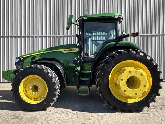 Image of John Deere 8R 370 equipment image 1