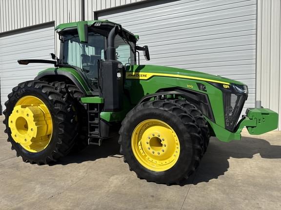 Image of John Deere 8R 370 equipment image 4