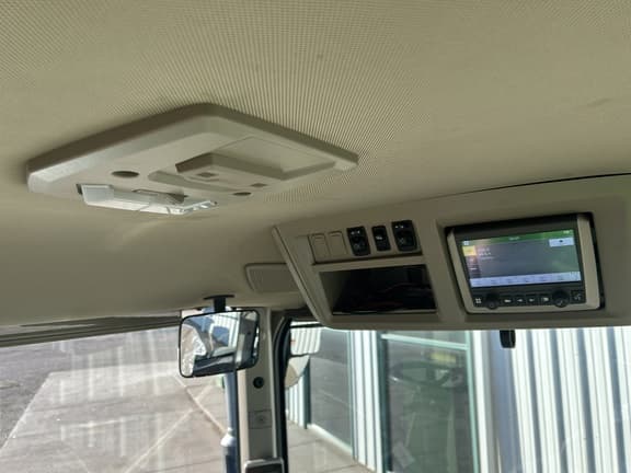 Image of John Deere 8R 370 equipment image 4