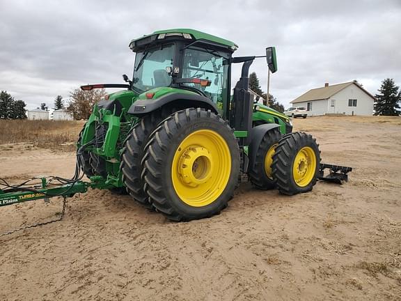 Image of John Deere 8R 410 equipment image 4