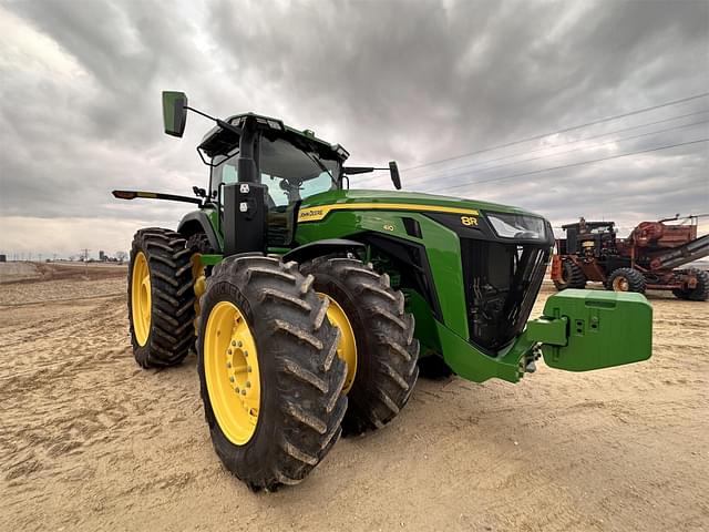 Image of John Deere 8R 410 equipment image 4