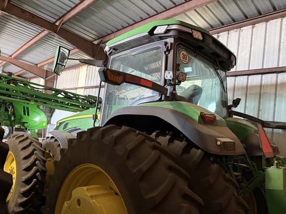 Image of John Deere 8R 410 equipment image 4