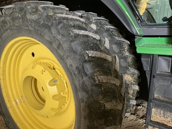 Image of John Deere 8R 410 equipment image 4