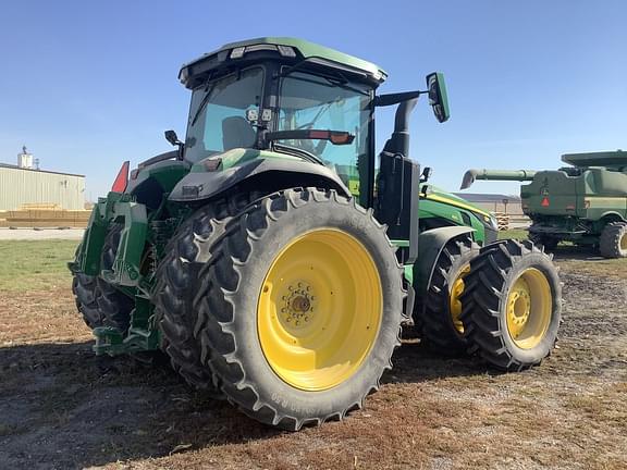 Image of John Deere 8R 410 equipment image 4