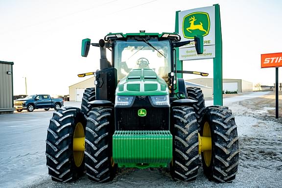 Image of John Deere 8R 410 equipment image 2