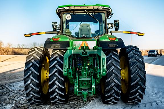 Image of John Deere 8R 410 equipment image 4