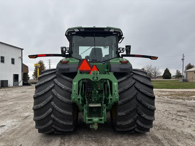 Image of John Deere 8R 410 equipment image 4