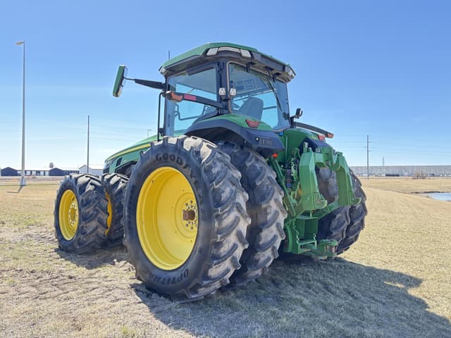 Image of John Deere 8R 410 equipment image 4