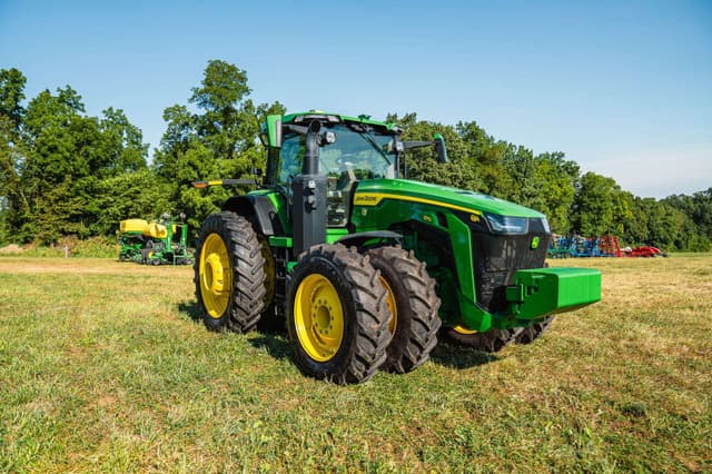 Image of John Deere 8R 370 equipment image 2