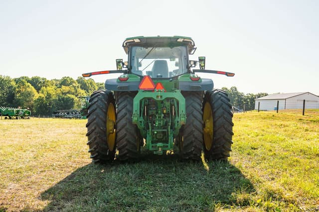 Image of John Deere 8R 370 equipment image 4