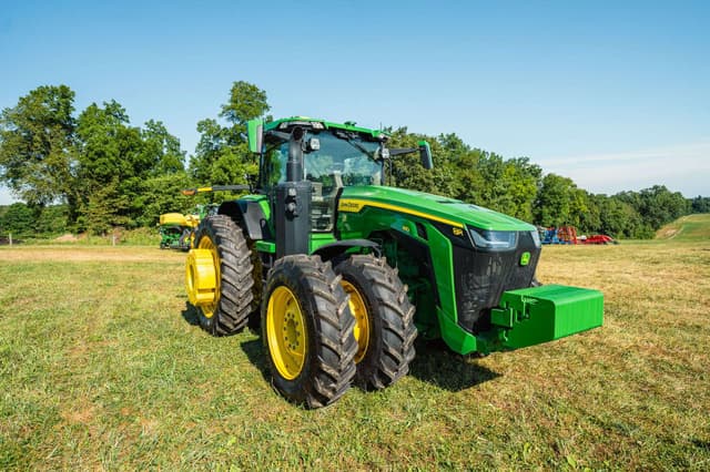 Image of John Deere 8R 410 equipment image 2