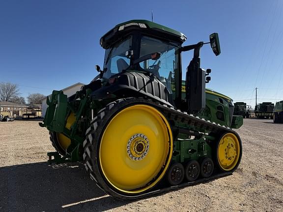 Image of John Deere 8RT 310 equipment image 4