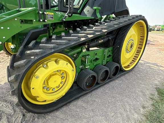 Image of John Deere 8RT 370 equipment image 2