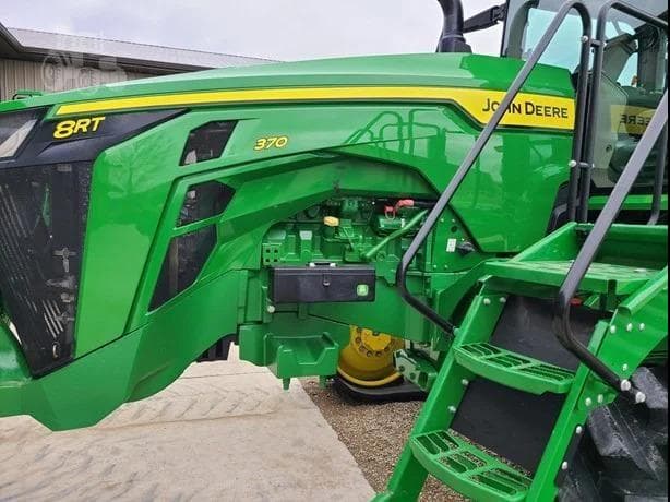 Image of John Deere 8RT 370 equipment image 2