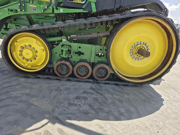 Image of John Deere 8RT 370 equipment image 4
