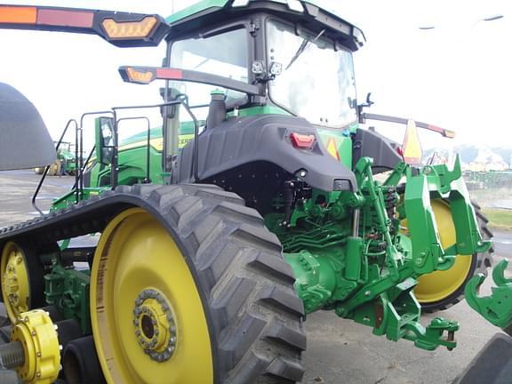 Image of John Deere 8RT 370 equipment image 4