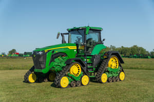 2021 John Deere 8RX 370 Image