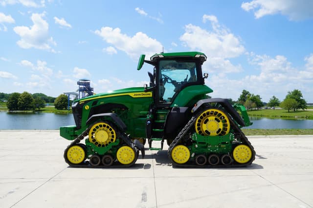 Image of John Deere 8RX 410 equipment image 2