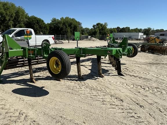 Image of John Deere 915 equipment image 4