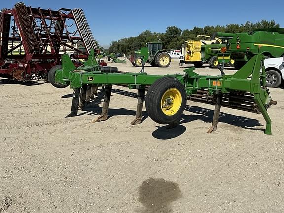 Image of John Deere 915 Primary image
