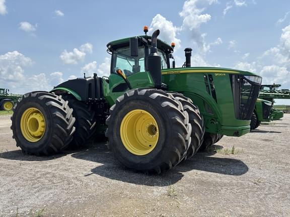 Image of John Deere 9520R equipment image 1