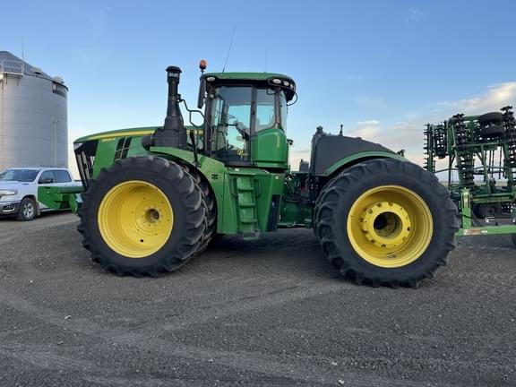 Image of John Deere 9520R equipment image 1