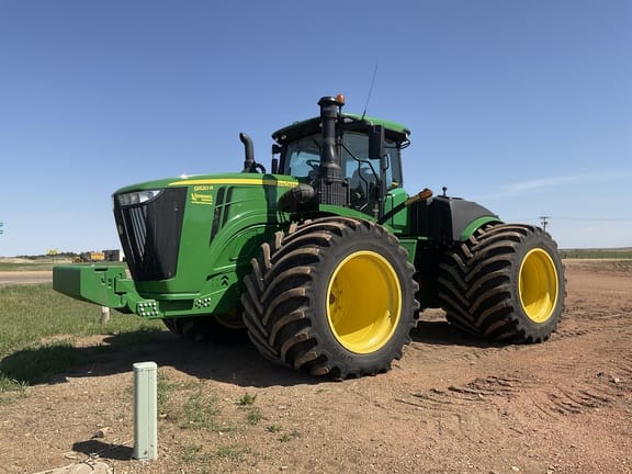 2021 John Deere 9520R Equipment Image0