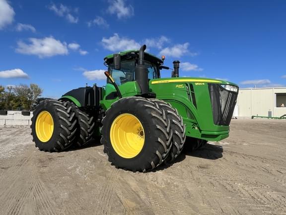 Image of John Deere 9520R equipment image 1