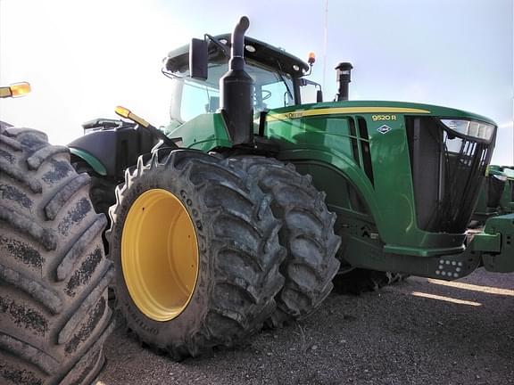 Image of John Deere 9520R equipment image 1