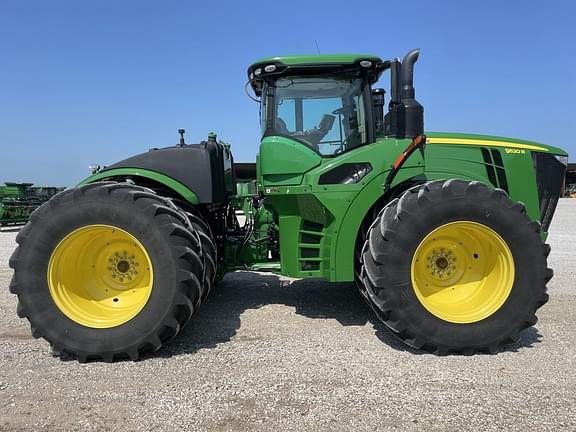 Image of John Deere 9520R equipment image 1