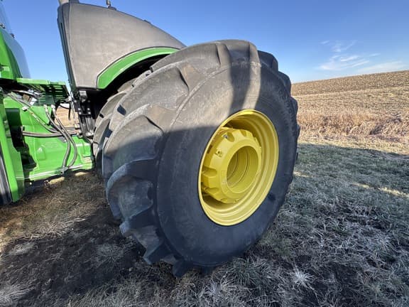 Image of John Deere 9520R equipment image 4